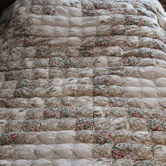 Puff Quilt Homemade - Picture 3 of 15